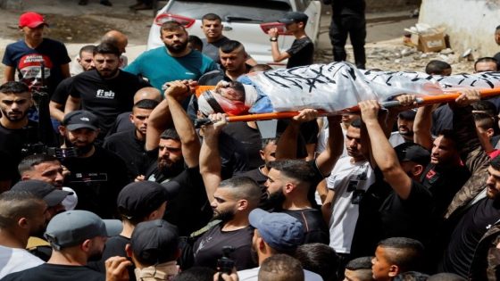 تشييع جثمان الشهيد اسلام خمايسة في مخيم جنين