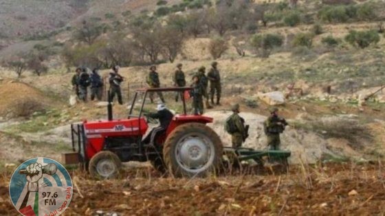 الاحتلال يستولي على جرار زراعي ويعتقل صاحبه في دوما