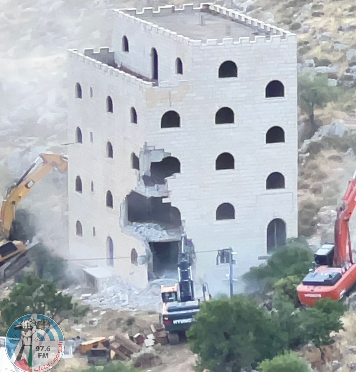 الاحتلال يشرع بهدم بناية في ارطاس جنوب بيت لحم