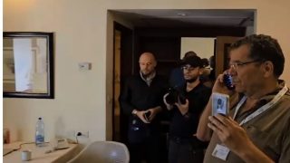 قوات الاحتلال تقتحم مكان تواجد طواقم قناة الجزيرة بالقدس
