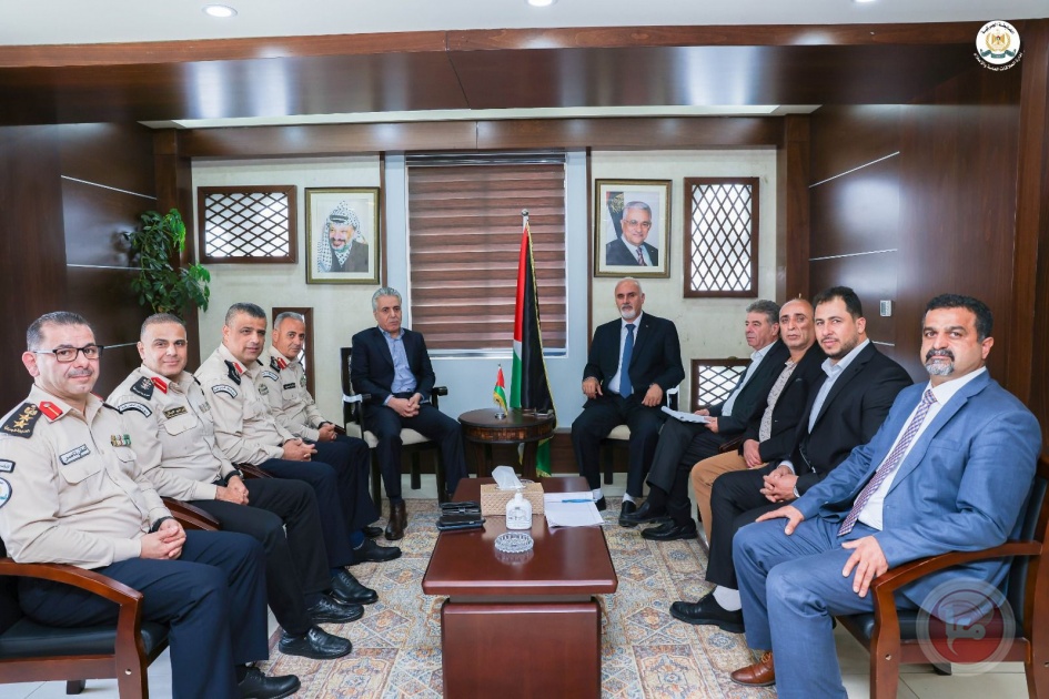 لتعزيز التعاون.. بركات يلتقي وزير الزراعة والاقتصاد