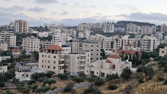 الطقس: أجواء غائمة اليوم وأمطار متفرقة غدا