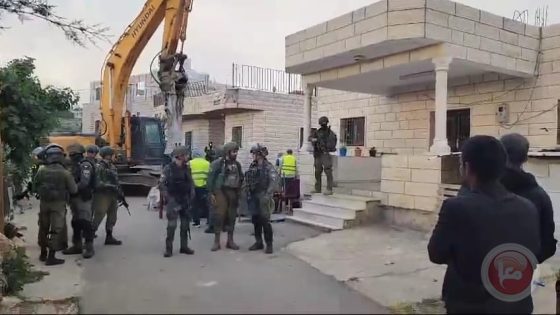 محدث- قوات الاحتلال تهدم منزلين في بيت أمر