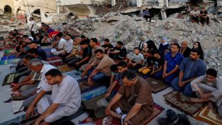 “لا شيء سوى المقابر”.. عيد الأضحى يطل على غزة من نافذة الحرب والدمار