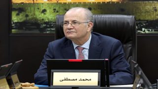 رئيس الوزراء: الحكومة تعمل بكل عزيمة لمنع التراجع في مستوى الخدمات