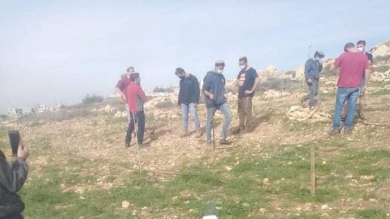 مستوطنون يقتحمون منطقة أثرية في بيت أمر