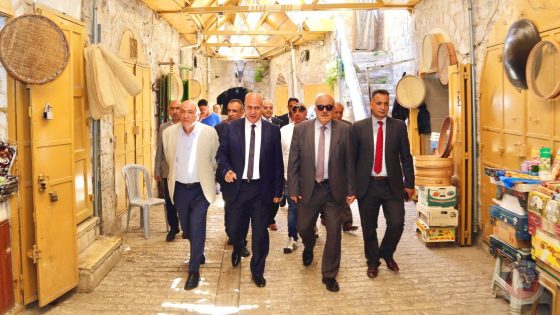 وزراء السياحة والاثار والحكم المحلي والثقافة يتفقدون المواقع التاريخية والاثرية في الخليل