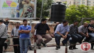 استطلاع : ربع الفلسطينيين يفكرون في الهجرة