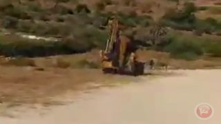 الاحتلال يشرع بأعمال تجريف بواد قانا غرب سلفيت