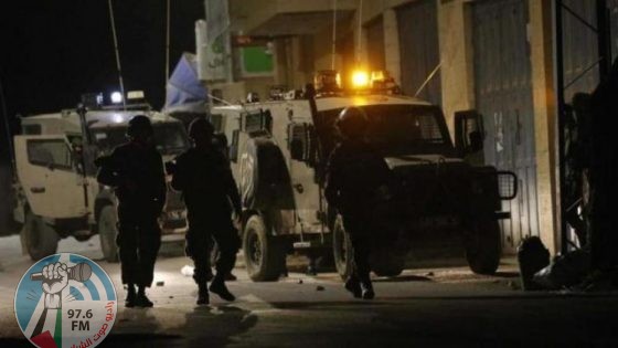 الاحتلال يعتقل مواطنا من دوما جنوب نابلس
