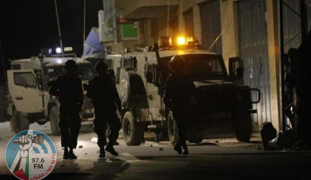 الاحتلال يعتقل مواطنا من دوما جنوب نابلس