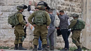 الاحتلال يعتقل 23 مواطنا من محافظة قلقيلية