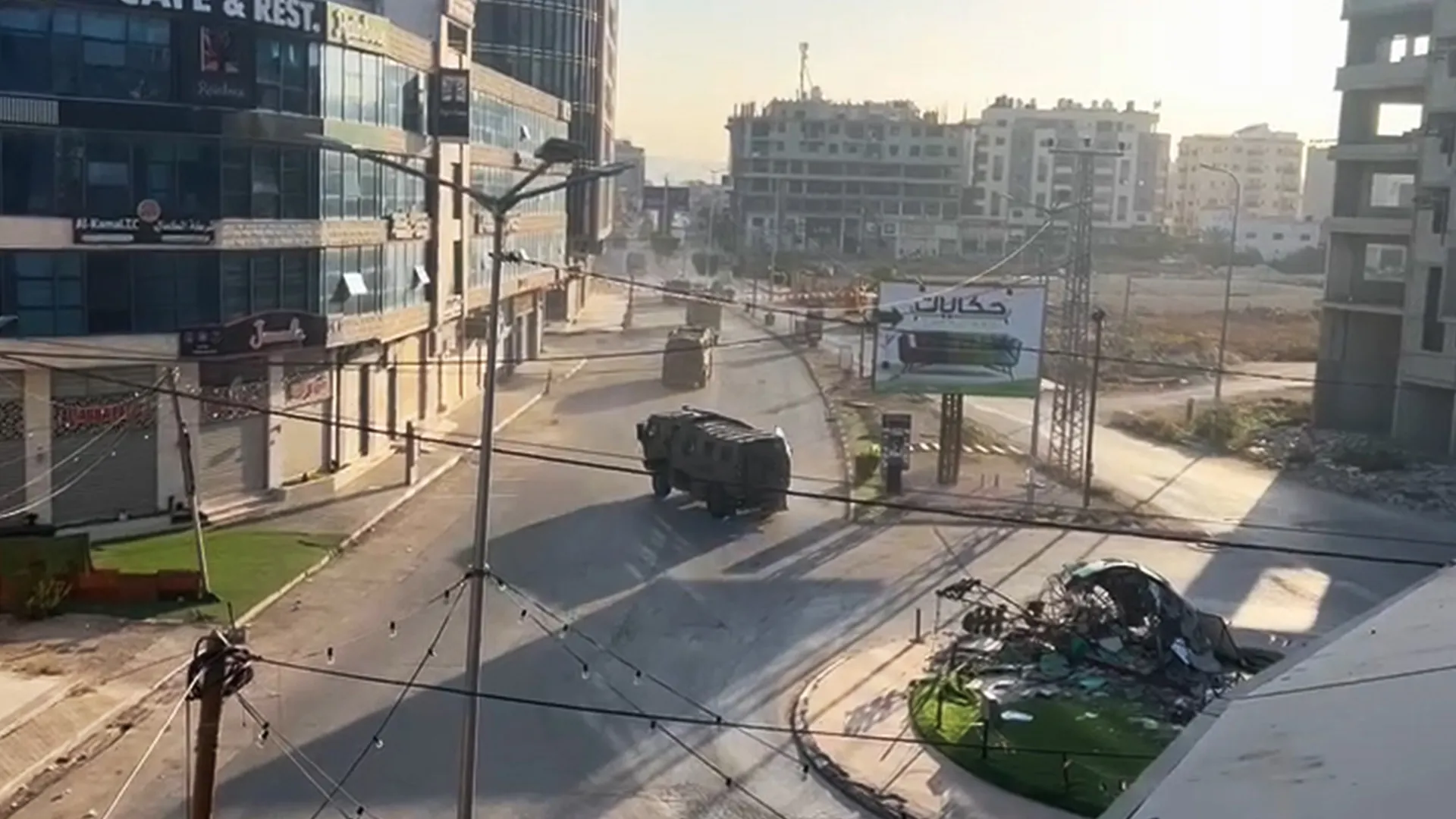 الاحتلال يواصل عدوانه على جنين ويحاصر مخيمها ويجرف شوارع ويدمر ممتلكات للمواطنين