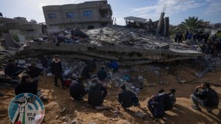 في اليوم الـ256 من العدوان: 17 شهيدا في قصف للاحتلال وسط وجنوب القطاع