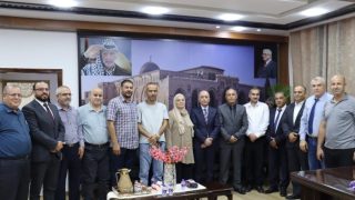 رئيس سلطة الاراضي يزور محافظة جنين ويتفقد سير عمل دوائرها