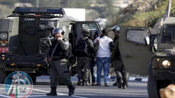 الاحتلال يعتقل ثلاثة مواطنين من الخليل