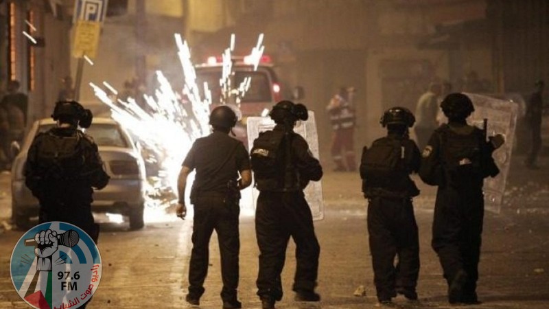 الاحتلال يصيب شابا بجروح خطيرة ويعتقله في العيسوية