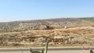 الاحتلال يجرف مساحات واسعة غرب سلفيت