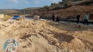 مستعمرون يجرفون المدخل الشمالي لمدينة سلفيت