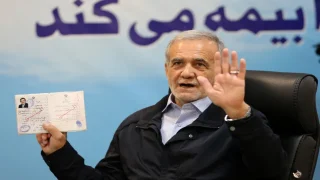 مسعود بزشكيان يفوز بانتخابات الرئاسة الايرانية