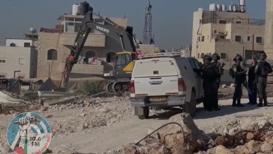 الاحتلال يهدم منزلا ومنشآت في بلدة عناتا شرق القدس