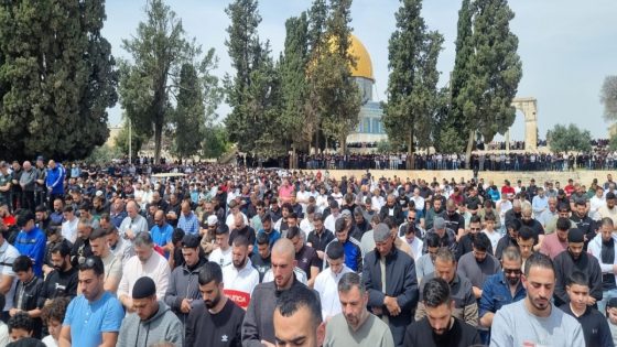 35 ألفا يؤدون صلاة الجمعة في المسجد الأقصى