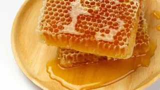 شمع العسل.. وسيلة طبيعية فعالة لإطالة عمر الأطعمة