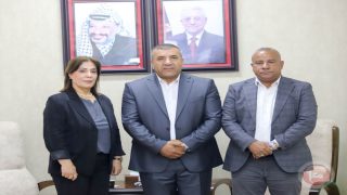 محافظ الخليل يستقبل وزيرة شؤون المرأة ورئيس هيئة مقاومة الجدار والاستيطان