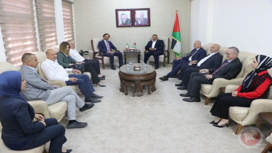 محافظ الخليل يطالب حكومة ايطاليا بالضغط على الاحتلال لوقف جرائمه ضد شعبنا