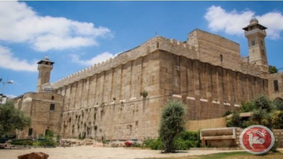 محافظ الخليل: الاحتلال يحدث تغييرا خطيرا في معالم الحرم الإبراهيمي