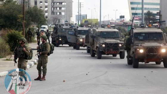 الاحتلال يعتقل شابين من بلدة السموع جنوب الخليل