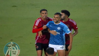 الشيبي يشعل غضب جماهير الأهلي المصري بإشارة مستفزة بعد طرده