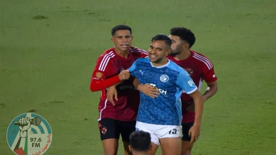 الشيبي يشعل غضب جماهير الأهلي المصري بإشارة مستفزة بعد طرده