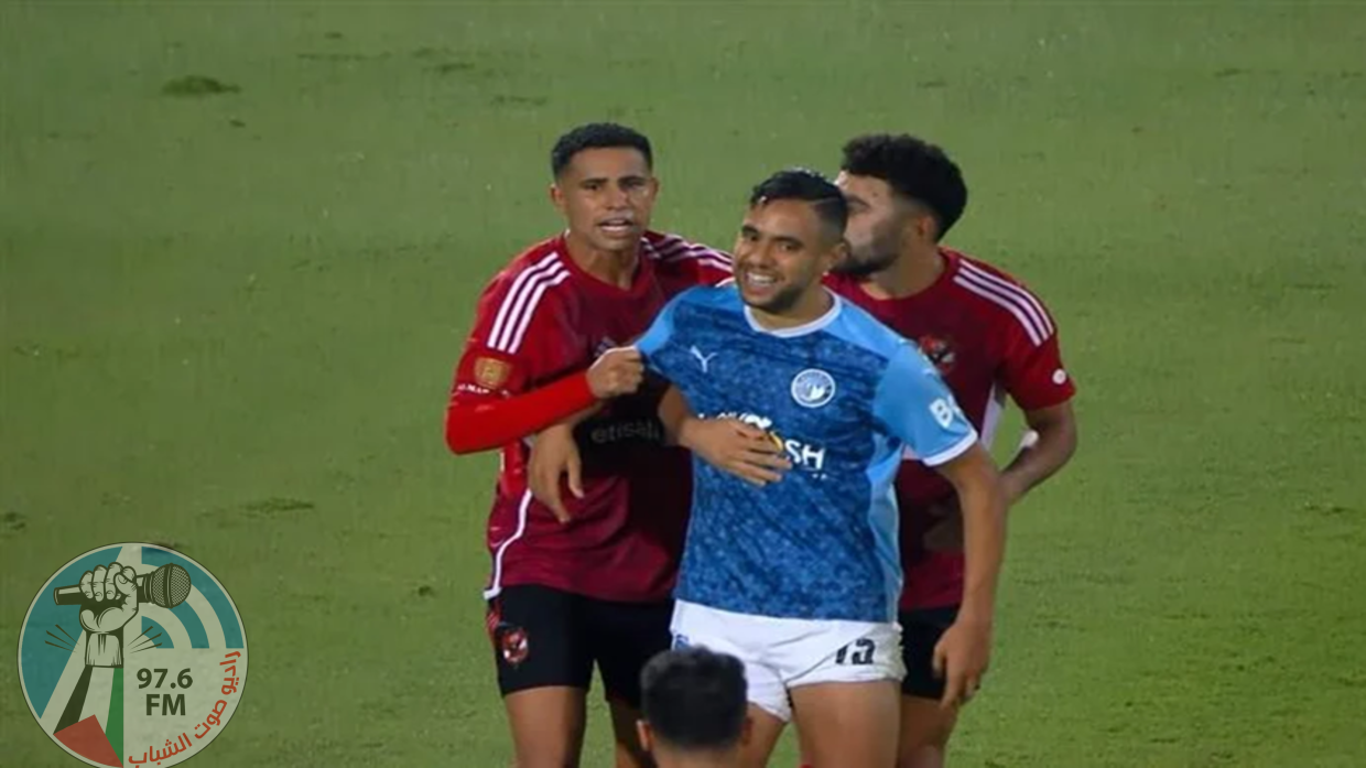 الشيبي يشعل غضب جماهير الأهلي المصري بإشارة مستفزة بعد طرده