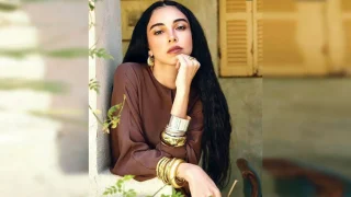 نجمة مصرية تثير الجدل بطقوس غريبة احتفالا بزواجها