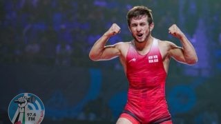 وفاة بطل العالم في المصارعة اليونانية الرومانية بعمر 27 عاما