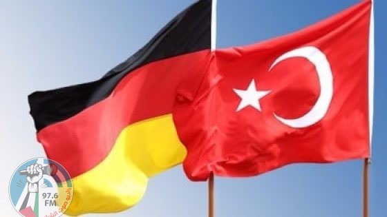 الخارجية الألمانية تستدعي السفير التركي في برلين بسبب “شارة لاعب تركي”
