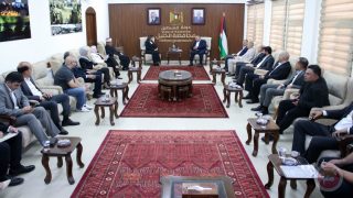 محافظ الخليل يبحث مع وزيرة التنمية الاجتماعية تعزيز التعاون