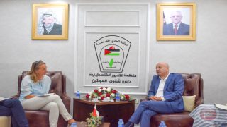 أبو هولي يلتقي مديرة البرنامج الإقليمي في GIZ لبحث “تعزيز تأثير اللاجئين الفلسطينيين على ظروفهم المعيشية”