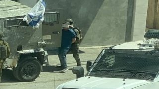 الاحتلال ينسحب من الخليل بعد اعتقال 3 مواطنين واصابة طفل