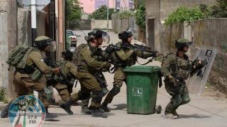 الاحتلال يصيب 4 شبان ويعتقل آخر خلال اقتحام البلدة القديمة من مدينة نابلس