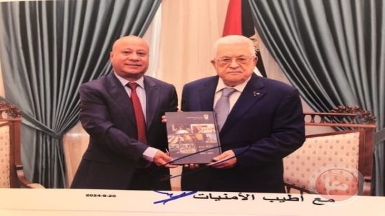 الرئيس يتسلم التقرير السنوي لدائرة شؤون اللاجئين في منظمة التحرير الفلسطينية