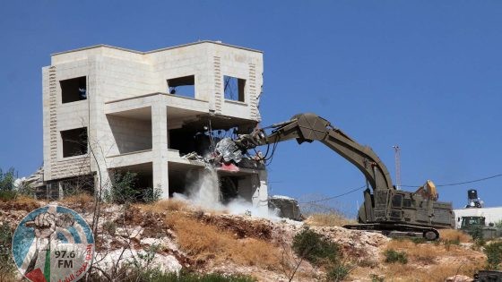 الاحتلال يهدم بناية في الرام شمال القدس المحتلة