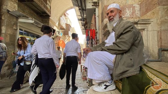 قيود ومنع-40 ألف مصل يؤدون صلاة الجمعة في الأقصى