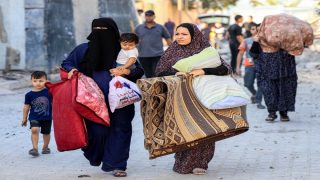 نساء غزة.. مبادرات رغم العدوان