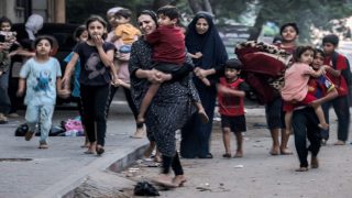 خلال 72 ساعة- تهجير 250 ألف شخص في دير البلح