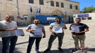 سلطات الاحتلال تبعد 4 شبان عن المسجد الأقصى