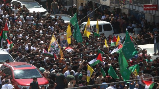 صور- أهالي دورا تشيع جثمان الشهيد محمود الحروب الى مثواه الأخير