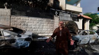 أبو ردينة يحذّر من خطورة تصاعد جرائم المستوطنين ويصف “موقف امريكا بالخجول”