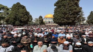 نعي القيادي اسماعيل هنية في الأقصى- 30 ألف مصل أدوا الجمعة